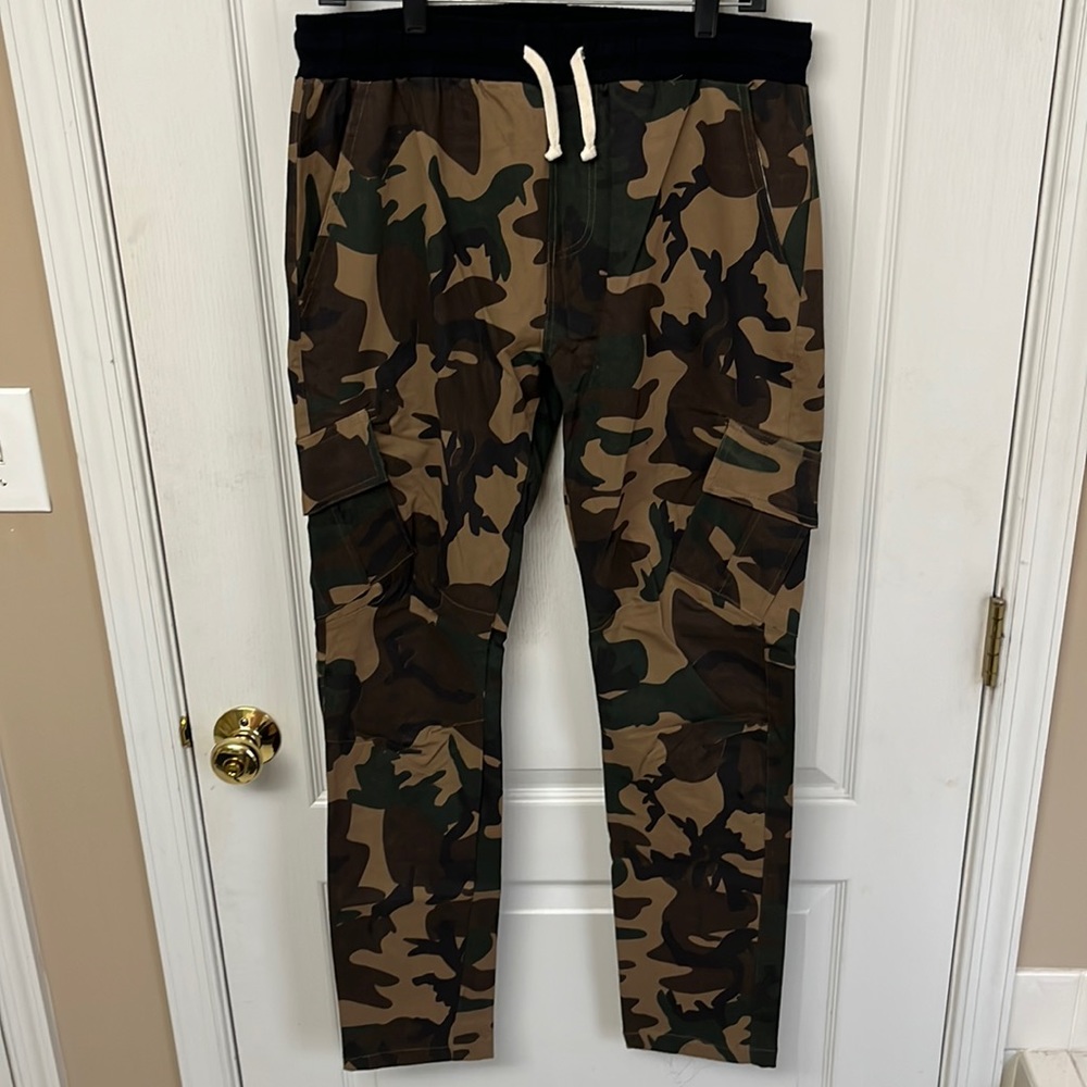 Pre-Owned MNMLa Cargo Pants Mens Size Large. Verygood Condition